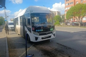 При столкновении двух автобусов в Омске получили травмы пять человек