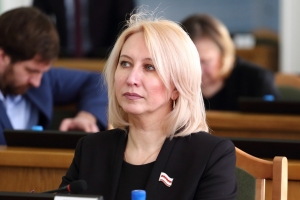 Депутата омского горсовета Инну Гомолко на этой неделе досрочно лишат мандата 