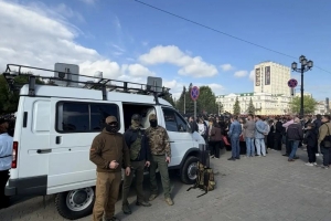 В центре Омска поставили машину для блокировки БПЛА