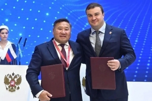 Хоценко подписал соглашения о сотрудничестве с тремя регионами России на ПМЭФ-2026