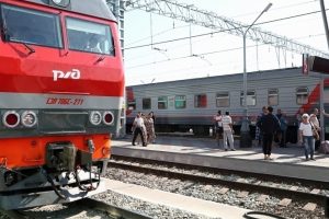Был в наушниках: 16-летнего парня в Омске насмерть сбила электричка
