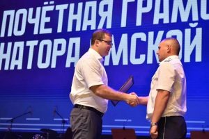 Виталий Хоценко поздравил сотрудников омской Госавтоинспекции с 90-летием службы