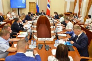 Виталию Хоценко доложили о ходе ремонта в восьми общежитиях омских вузов