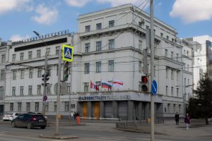 Мэр Омска взял на контроль ситуацию с многодетной семьей