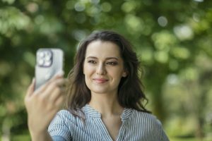 На любимых курортах омичам стал доступен 5G-роуминг