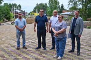 Сквер в Знаменке и другие соцобъекты: Хоценко с командой проверяет реализацию проектов в северных районах