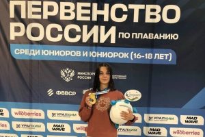 Омская пловчиха Анна Рзаева завоевала две золотые медали на первенстве России