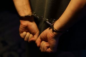 Омич оказался в армянском СИЗО из‑за совпадения имени с хакером из розыска Интерпола