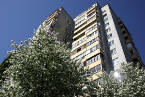 Омск возглавил список городов, где продавцам приходится снижать цену на жилье
