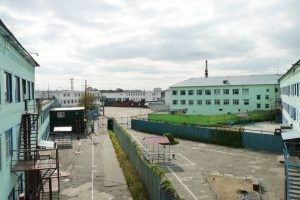 В омской колонии заключенный забил сокамерника молотком