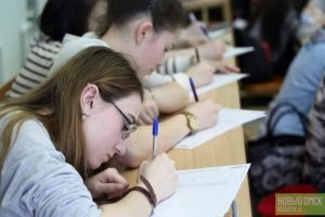 В Омске суд не стал наказывать выпускника за шпаргалку на ЕГЭ