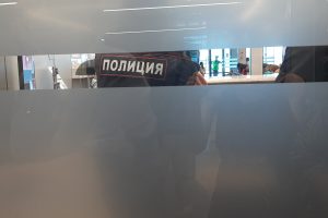 Полиция нашла подростков, которые разбили вазон с цветами в центре Омска