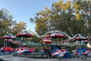 Прокуратура нашла более 400 нарушений на омских детских площадках и аттракционах