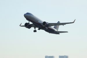 Из-за закрытия аэропорта два рейса, летевшие в Омск, направили на запасные аэродромы