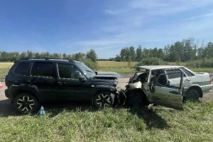 В аварии на омской трассе один человек погиб и пятеро пострадали
