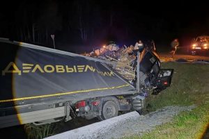 Водитель фуры уснул за рулем и разбился насмерть на омской трассе