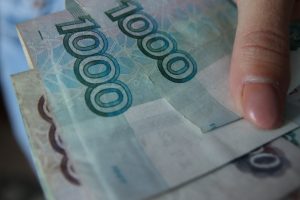 Когда омичам выплатят детские пособия и пенсии: утвержден график доставки в октябре
