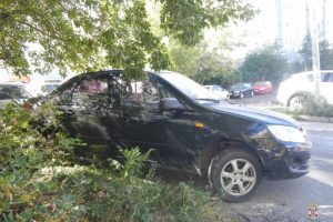 С парковки в центре Омска угнали сразу два автомобиля