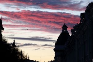 Появились кадры пролетающей над Омском ракеты