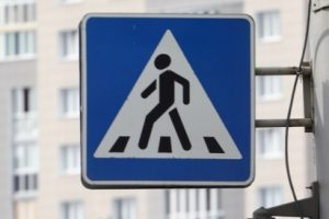 В Омске на пешеходном переходе сбили 14-летнюю девочку
