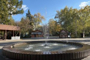 В омском парке открыли фонтан после ремонта