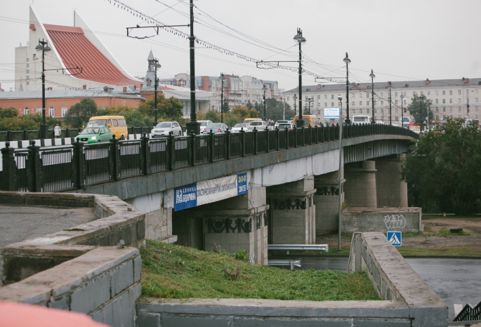 Где находится ленинградский мост в омске