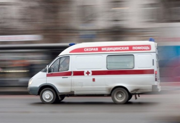 В Омске сбили мужчину, переходившего дорогу в неположенном месте