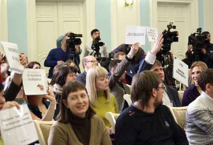 Работодатели омска вакансии. Омские журналисты. Новости СМИ. Омск журналисты аэропорт. СМИ Сибири.