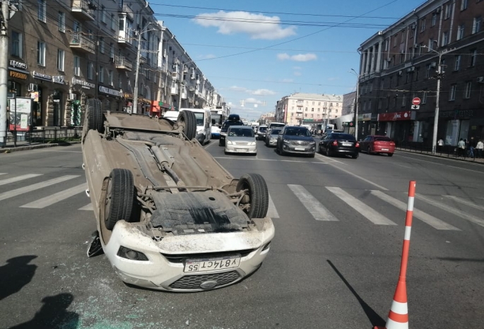 На оживленной улице. Смотреть на оживленной улице онлайн