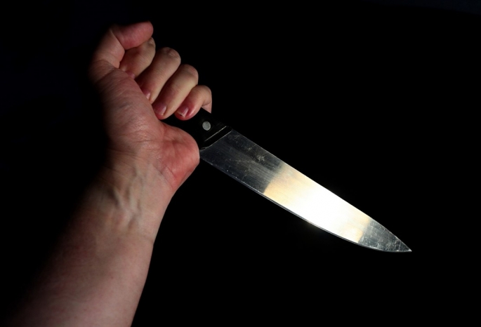 Под Омском отчим воткнул нож в грудь 18-летнему пасынку
