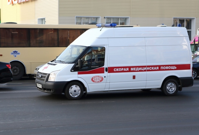 В центре Омска 17-летний подросток разбил «Форд» и попал в больницу