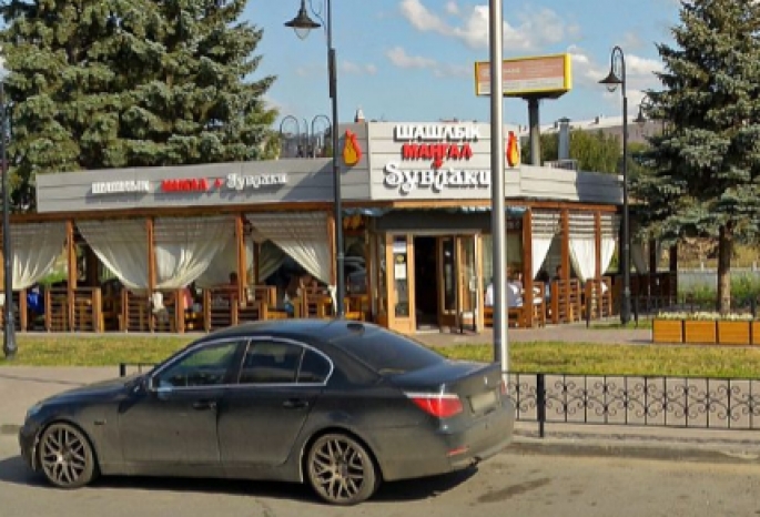 Владельца кафе в центре Омска обязали его снести – павильон признали самовольной постройкой