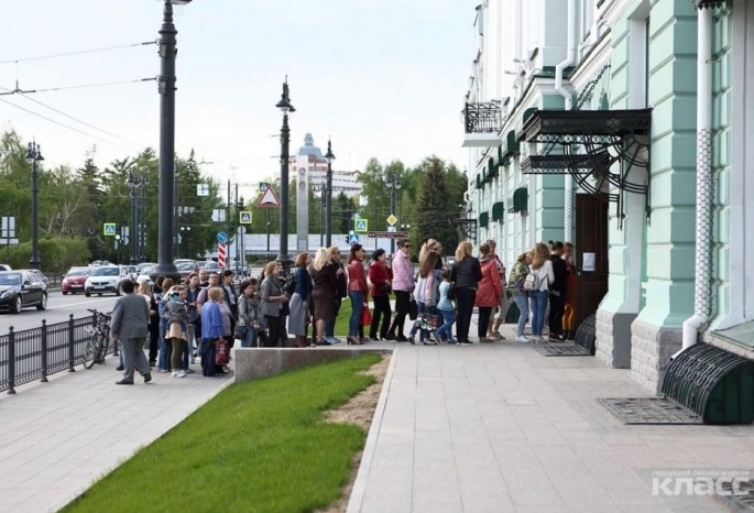 В Омске на «Ночь музеев» вновь запустят автобусы-шаттлы, но воспользоваться ими сможет лишь тысяча человек