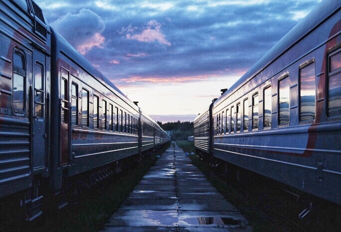 «Хотела забежать и поздравить меня с днем рождения» — подруга омички, сбитой поездом, рассказала о деталях трагедии