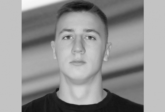 В Омске молодой легкоатлет скончался прямо во время тренировки на стадионе