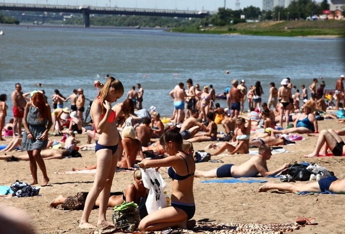 В Омске официально открыли все пляжи, но купаться нигде нельзя