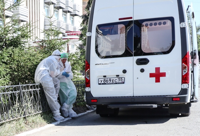 В Омской области впервые за долгое время зафиксировали резкий всплеск новых случаев COVID-19 за сутки