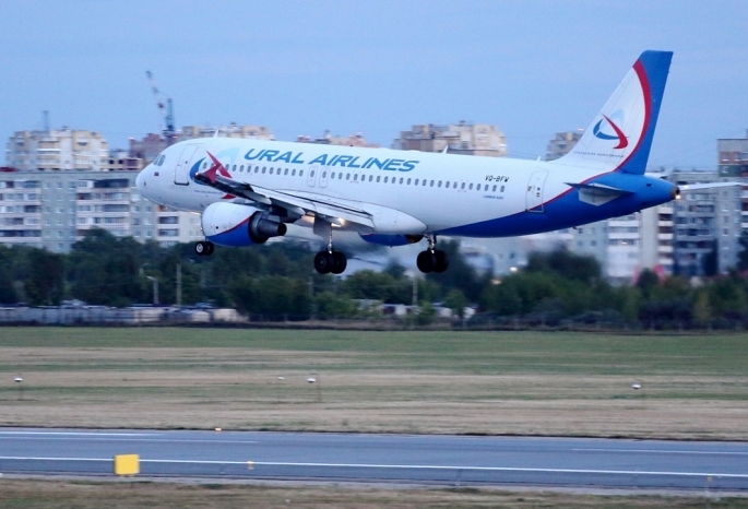 Из Омска третий раз подряд отменили новый рейс в Баку