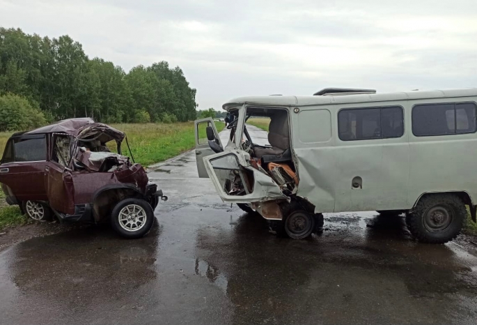 Скончался второй водитель после страшного ДТП в Омской области