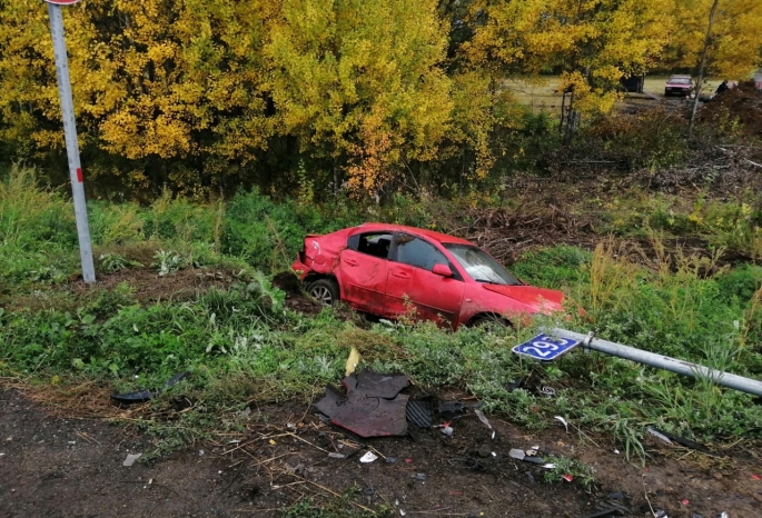 На омской трассе серьезное ДТП: погибла женщина, еще одна и двое детей в больнице