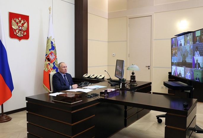 Путину доложили о том, что в Омской области уровень заболеваемости ковидом превышает среднероссийский