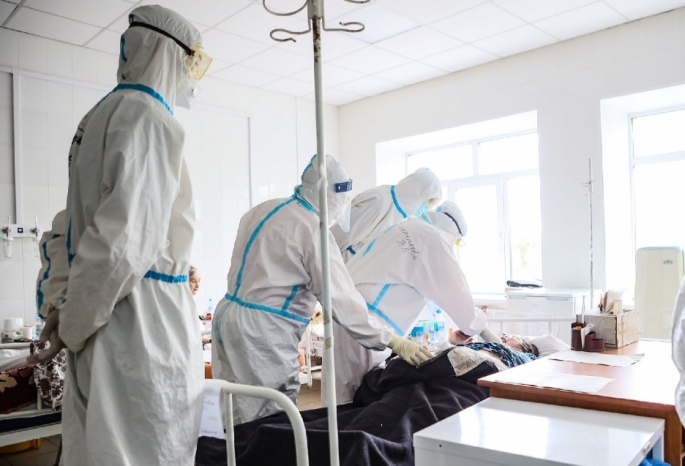 В Омской области впервые за длительное время ковидом заболели менее ста пациентов