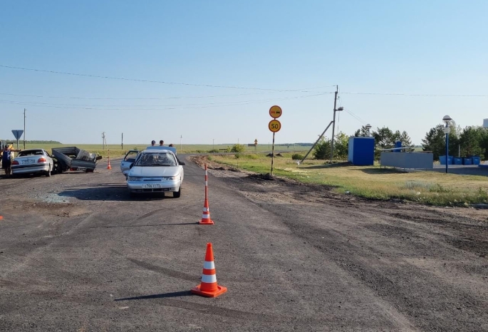 В Омской области в аварии на трассе пострадал ребенок