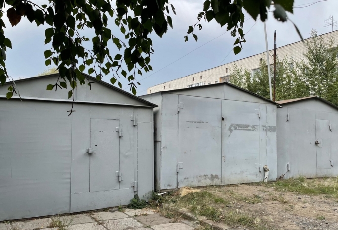 Омичи жалуются на снос гаражей из-за строительства нового жилого квартала на улице Шаронова