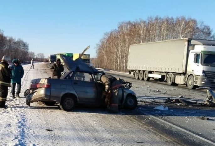 В аварии в Омской области погиб водитель ВАЗа