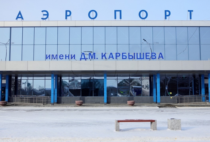 В омском аэропорту задерживается сразу пять рейсов