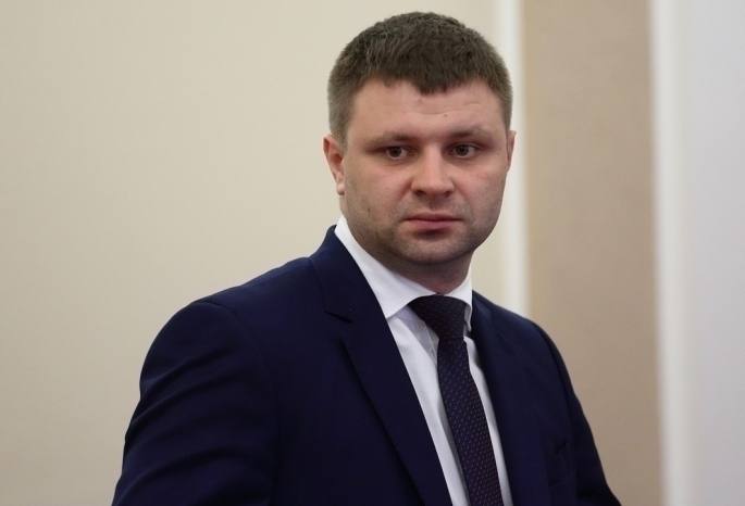 В отставку ушел еще один зам омского губернатора — глава минтранса Антон Заев