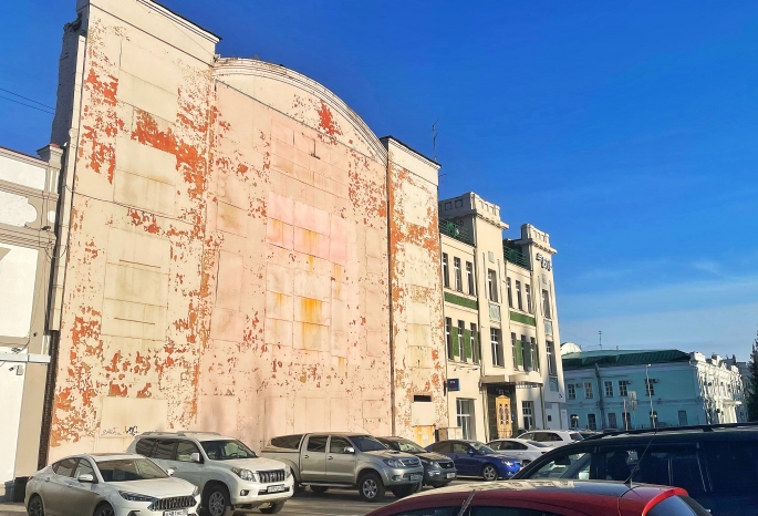 Стену на Тарской в центре Омска собираются лишить статуса памятника