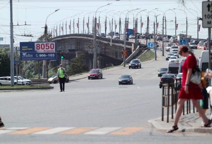 В Омске разметку начнут обновлять с дороги из аэропорта