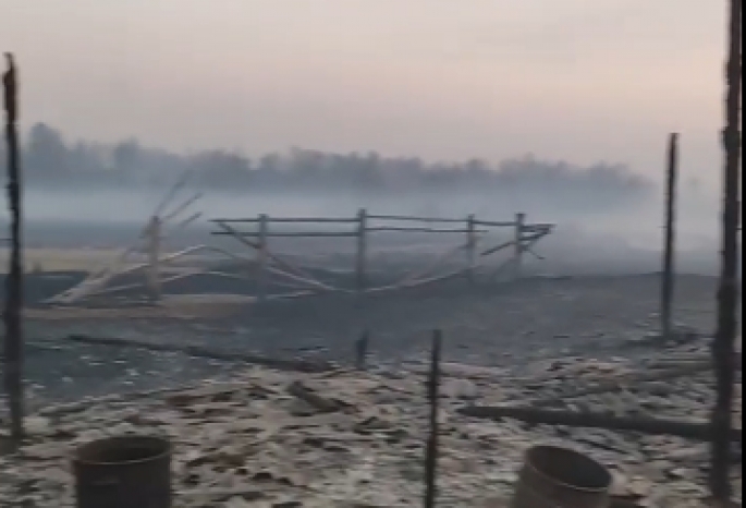 В Тарском районе сгорела вся деревня - минерализованные полосы не помогли